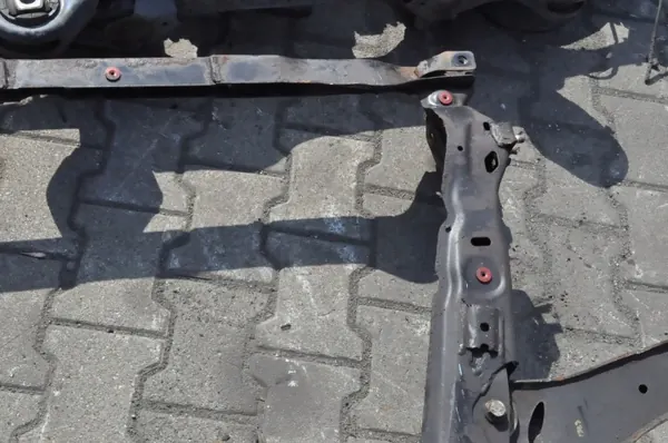 Traverse avant OEM 31406806 pour Volvo XC60/XC70 image 5