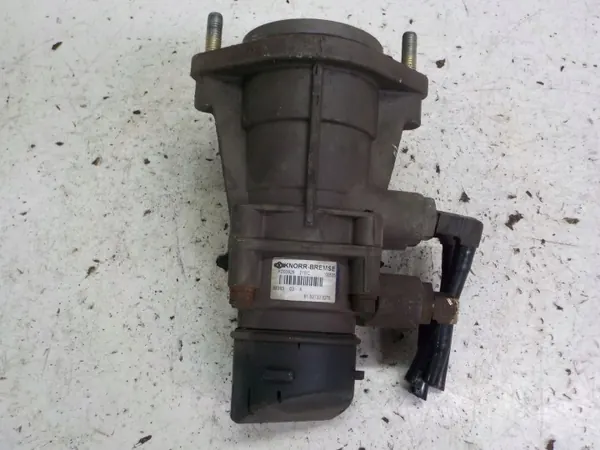 MAN TGX Brake Main Valve 81521306275 image 2