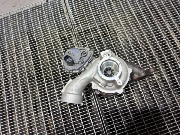 Turbo OEM 05E145701E SEAT Leon III:lle image 2