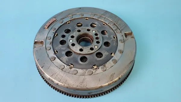 MERCEDES H247 GLA 2.0 Volante de Dupla Massa A2600300100 image 2