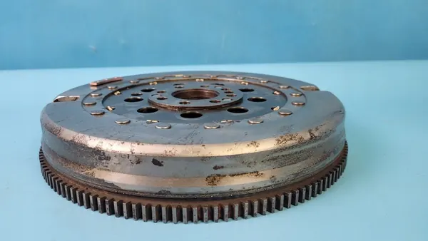 MERCEDES H247 GLA 2.0 Volante de Dupla Massa A2600300100 image 3