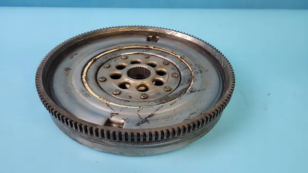 MERCEDES H247 GLA 2.0 Volante de Dupla Massa A2600300100 image 6