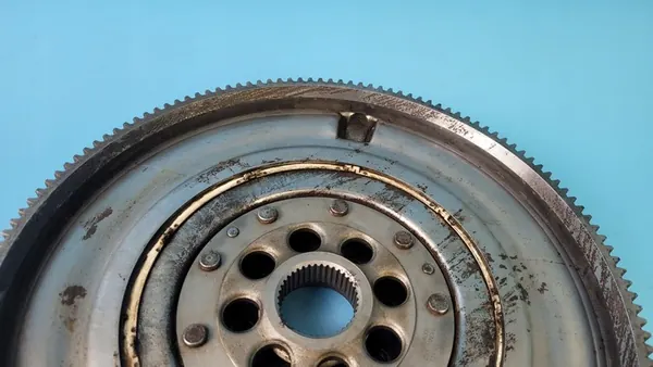 MERCEDES H247 GLA 2.0 Volante de Dupla Massa A2600300100 image 8