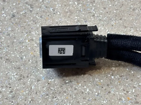 Puerto USB Hyundai Ioniq 5 OEM 96120GI000 image 5