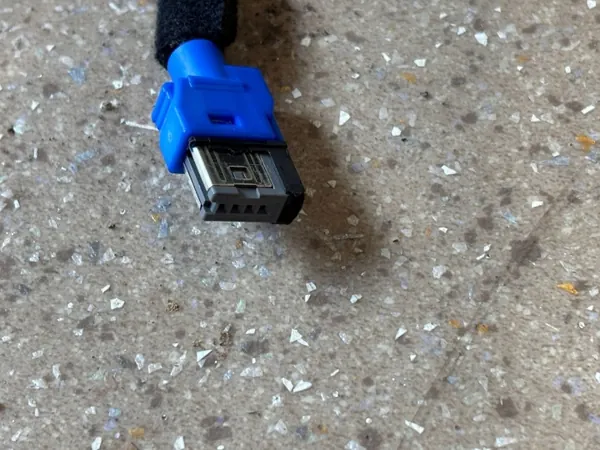 Puerto USB Hyundai Ioniq 5 OEM 96120GI000 image 6