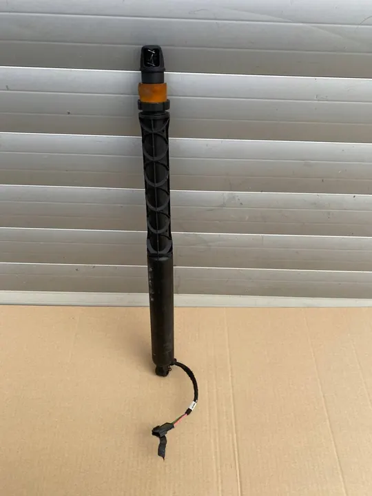 Actionneur de hayon inférieur BMW X5 X7 G05 G07 OEM 9482804 image 2