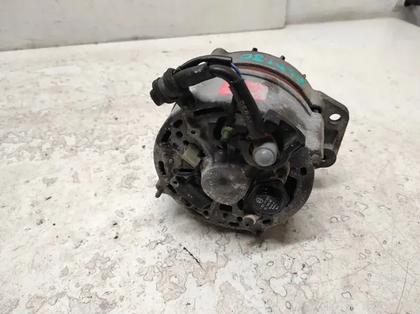 AUDI 80 B3 1.8 PM Vaihtovirtageneraattori image 4