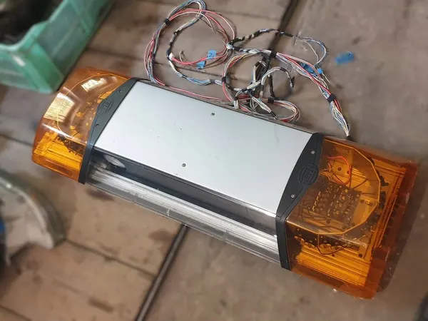 Barre lumineuse d'avertissement HELLA OWS7 image 2