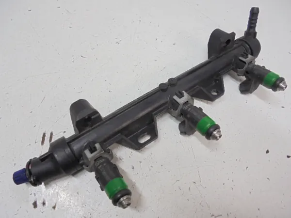 Iniettore carburante 1.2 VW SEAT SKODA 03E906031 image 2