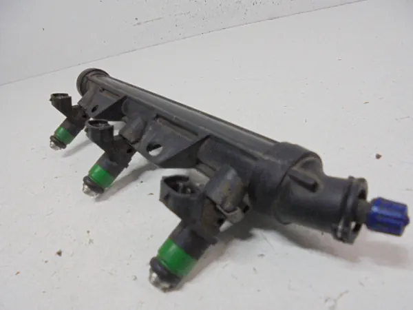 Iniettore carburante 1.2 VW SEAT SKODA 03E906031 image 3