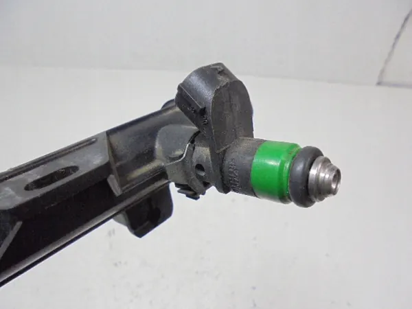 Iniettore carburante 1.2 VW SEAT SKODA 03E906031 image 4