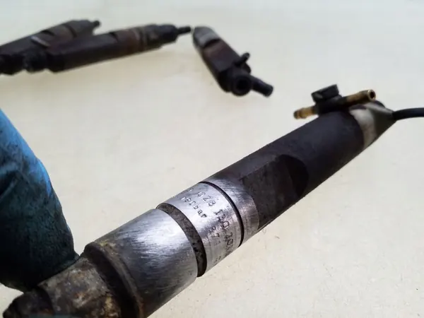 Iniettore FORD GALAXY 1.9L diesel 1998 image 4