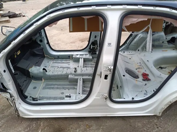 Pilier quart gauche Opel Mokka II B OEM 23082 image 2