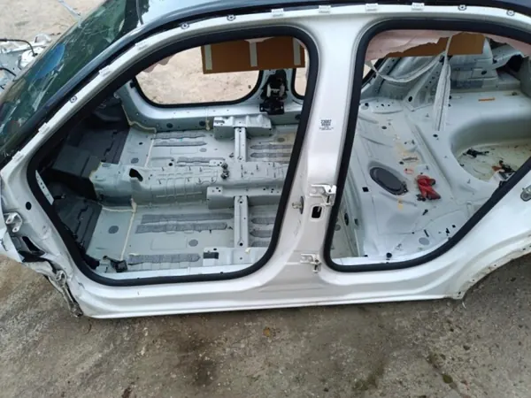 Pilier quart gauche Opel Mokka II B OEM 23082 image 3