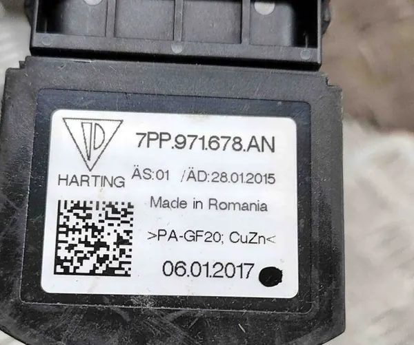 Audi Q7 Akun latauskaapeli OEM 8V4862985B image 7