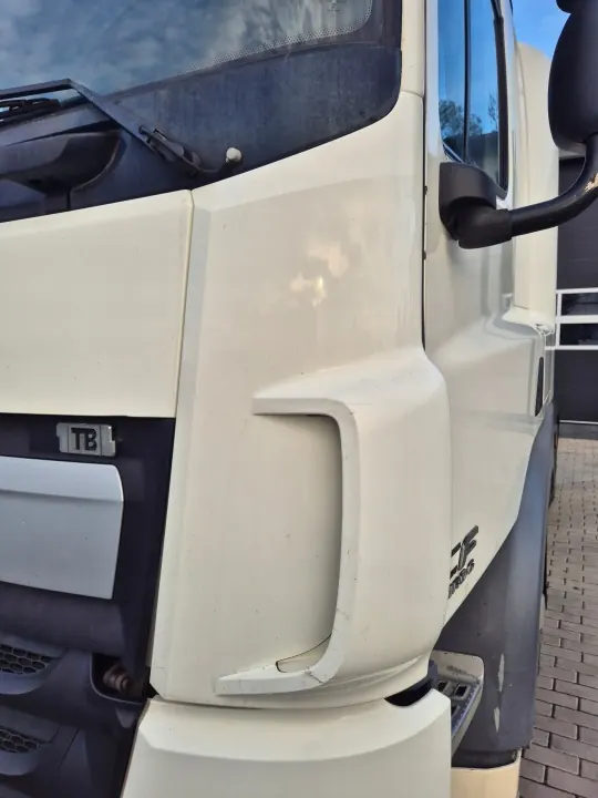 Garniture d'angle cabine DAF CF Euro 6 OEM - Blanc gauche image 2
