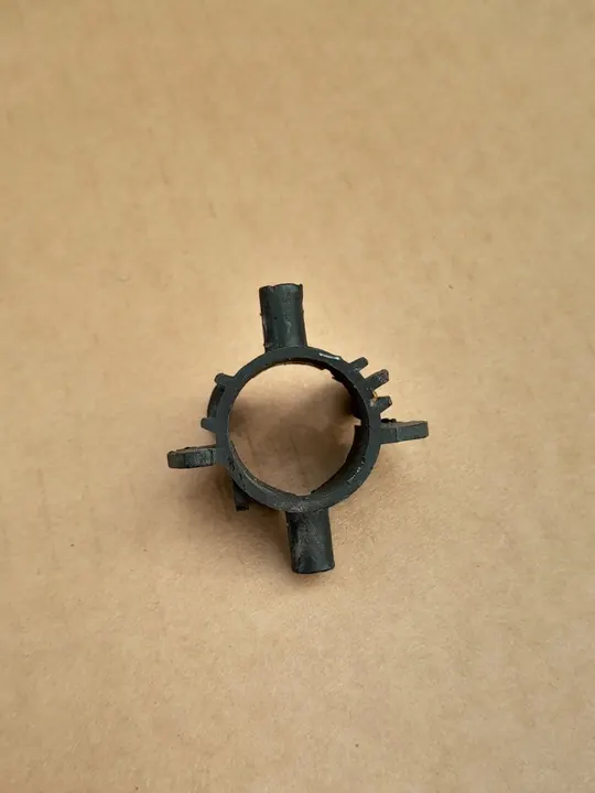 Supporto sensore PDC anteriore sinistro Audi A6 C6 image 2