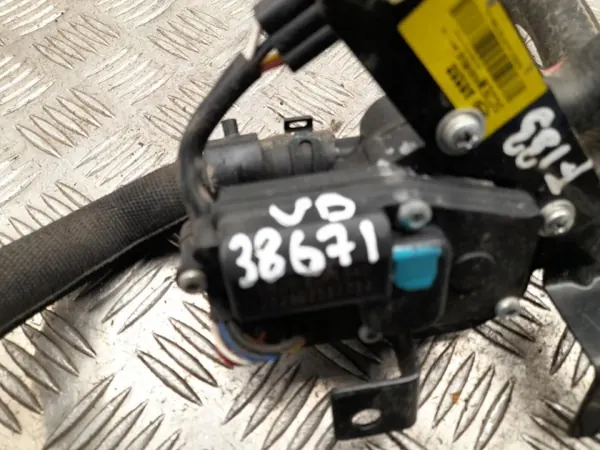 BYD Atto 3 Vattenpump OEM EM2E-8101940 - Begagnad image 3