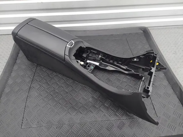 Accoudoir tunnel central Mercedes W213 S213 E OEM image 2