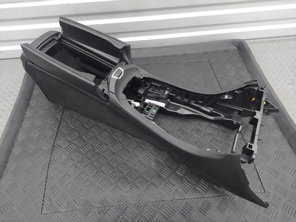 Accoudoir tunnel central Mercedes W213 S213 E OEM image 3