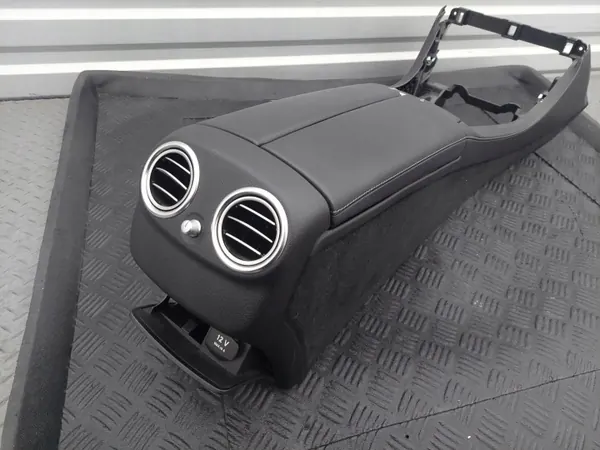 Accoudoir tunnel central Mercedes W213 S213 E OEM image 7
