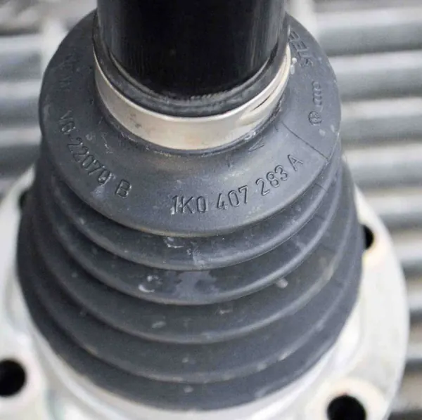 Audi A5 2018 Vänster Bakaxel image 7