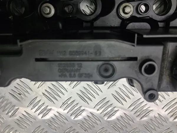 Tapa de válvulas BMW F30 N47 OEM 8589941 - 184CV image 4
