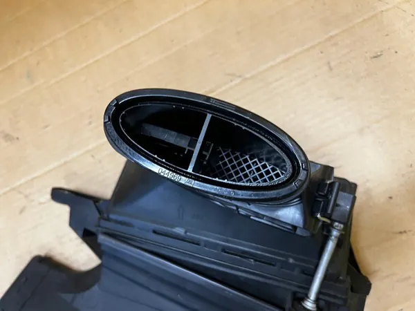 Ilmanottofilterin kotelo Mercedes GL X166 3.0 CDI image 4