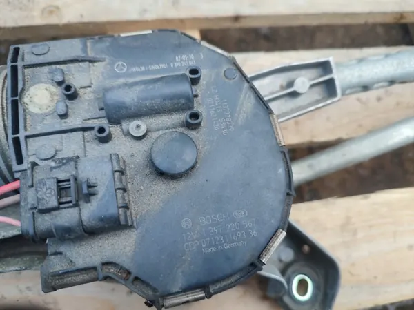 Etupyyhkijämoottori Mercedes W204 OEM 0390241843 image 10