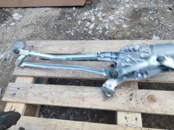 Etupyyhkijämoottori Mercedes W204 OEM 0390241843 image 9
