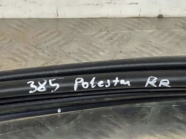 Joint de coffre Polestar 2 2023 image 3