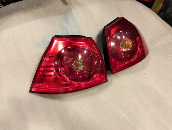 Golf V HB Höger eller vänster bakljus image 2