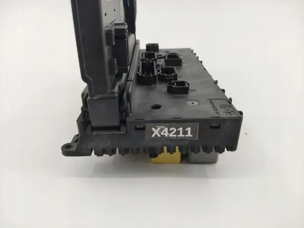Caixa de fusíveis OEM 6399000700 para Mercedes Vito W639 image 4