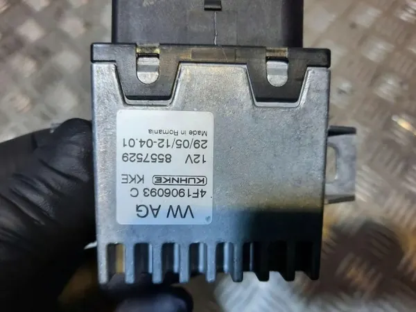 Módulo controlo bomba combustível Audi A6 C7 3.0TFSI 4F1906093C image 3