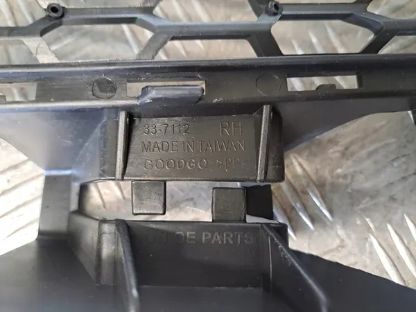 Griglia di ventilazione BMW OE 51118062632, paraurti image 6