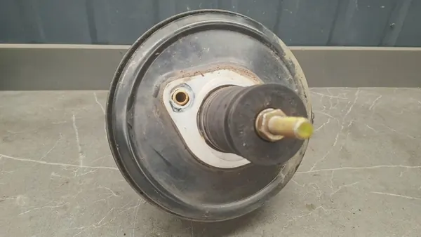 Audi A4 2.5 Bromsservo 4b0611301e image 4