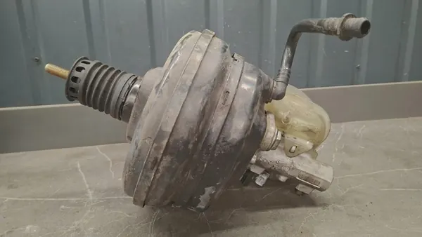 Audi A4 2.5 Bromsservo 4b0611301e image 5