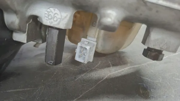 Audi A4 2.5 Bromsservo 4b0611301e image 6