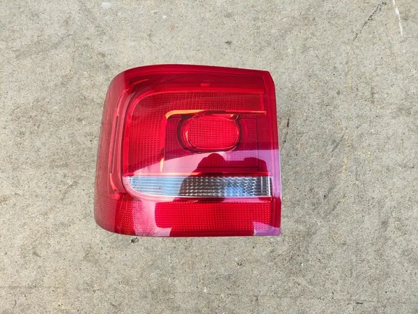 Vänster bakljus VW Touran image 2