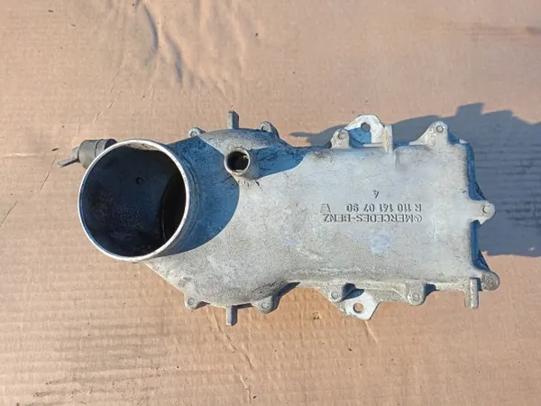 Polttoainejakaja OEM 0438100069 Mercedes M110 2.8L image 2