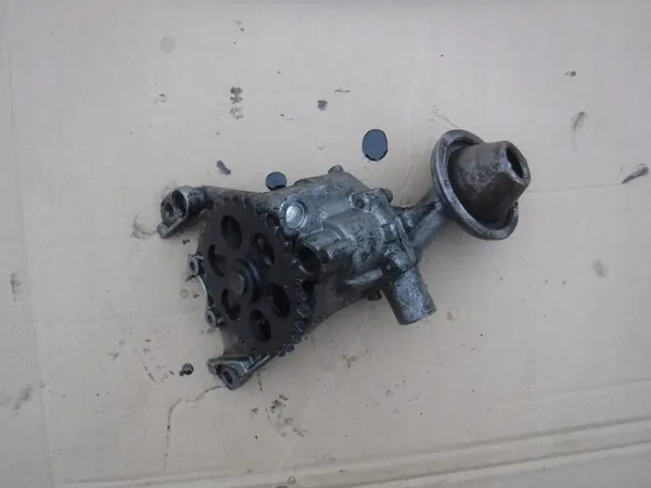 Olje Pump VW Audi Skoda 1.4 MPI 032115109B image 2