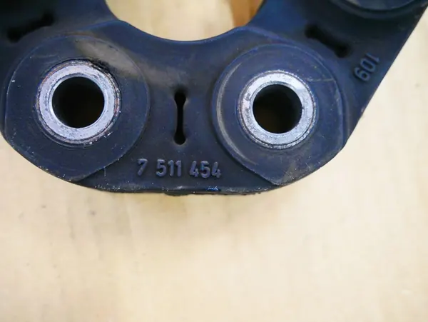 Acoplamento de borracha do eixo de transmissão BMW 7511454 image 3