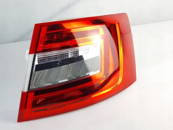 Luz Trasera Skoda Octavia 3 17-19 Derecha Liftback Sedan LED image 3