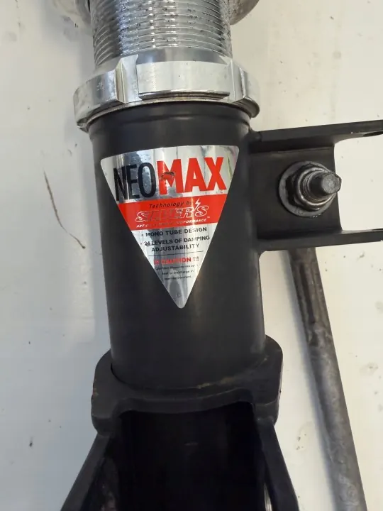 Ammortizzatori Neomax AV e POST Mercedes W117 CLA 45 AMG image 4