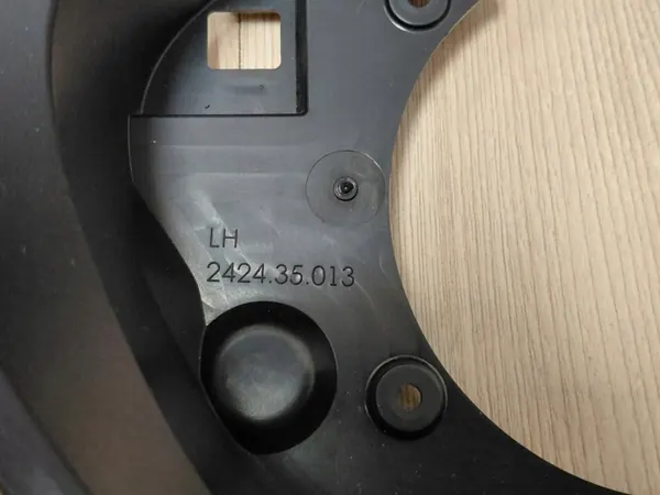 Alfa Romeo Stelvio vasen peilin kehys OEM image 7