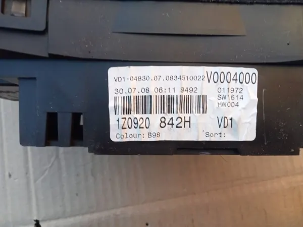 Skoda OE Tachometer OEM 1Z0920842H - Gebraucht image 3