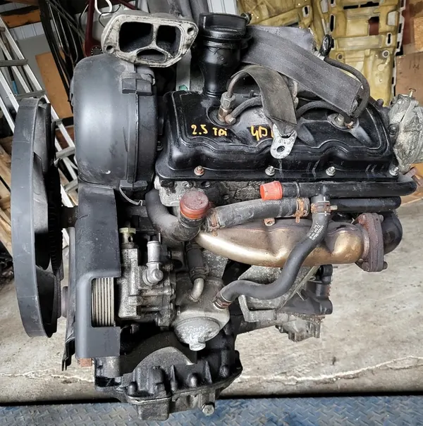 Kokonaismoottori Audi A6 C5 2.5 TDI VW Passat B5 OE image 3