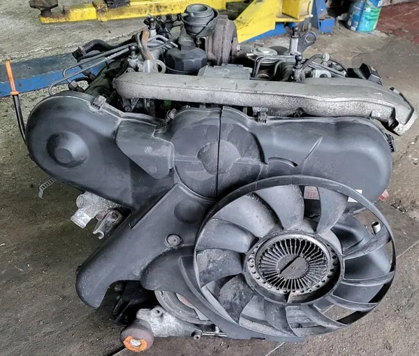 Kokonaismoottori Audi A6 C5 2.5 TDI VW Passat B5 OE image 4