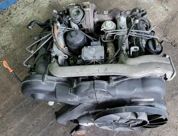 Kokonaismoottori Audi A6 C5 2.5 TDI VW Passat B5 OE image 5