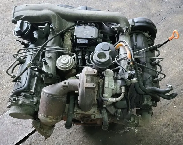 Kokonaismoottori Audi A6 C5 2.5 TDI VW Passat B5 OE image 8